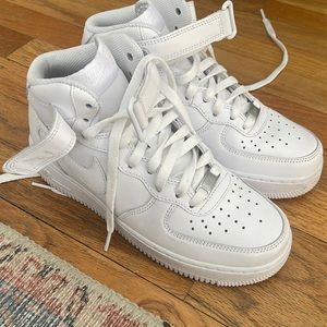 Nike AF1 Mid